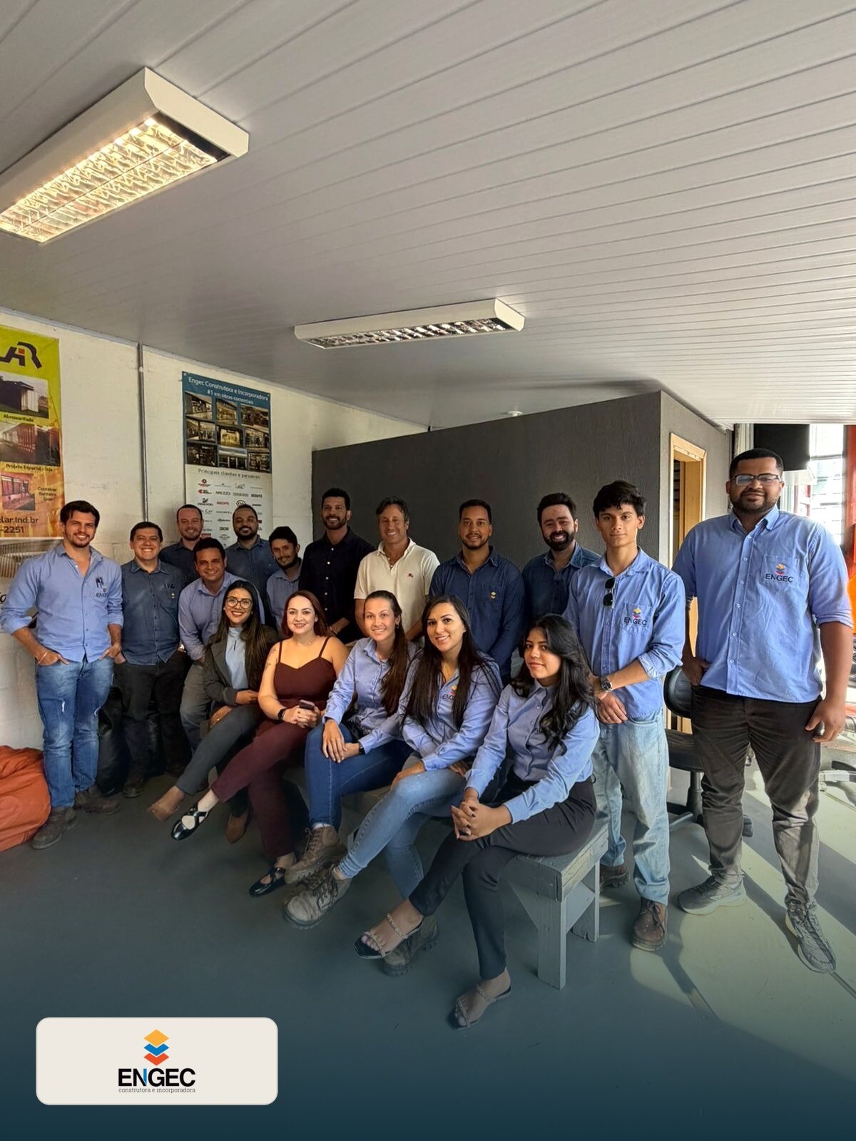 Equipe da Engec reunida após uma iniciativa de saúde